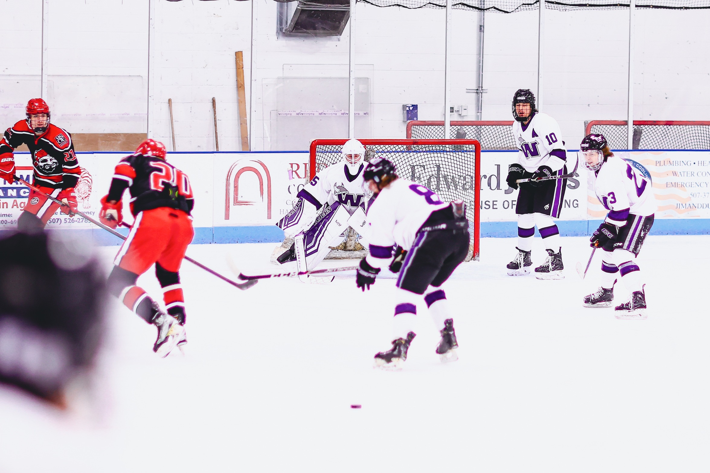 Waldorf University D2 Hockey Narrowly Defeated by Gustavus Adolphus
