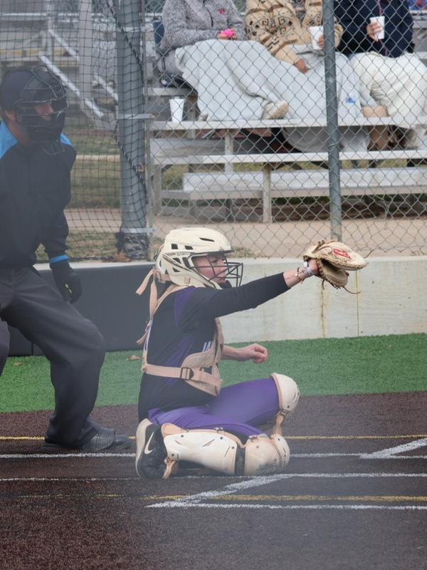 Waldorf Softball Goes 2-2 at Turf's Up Invitational